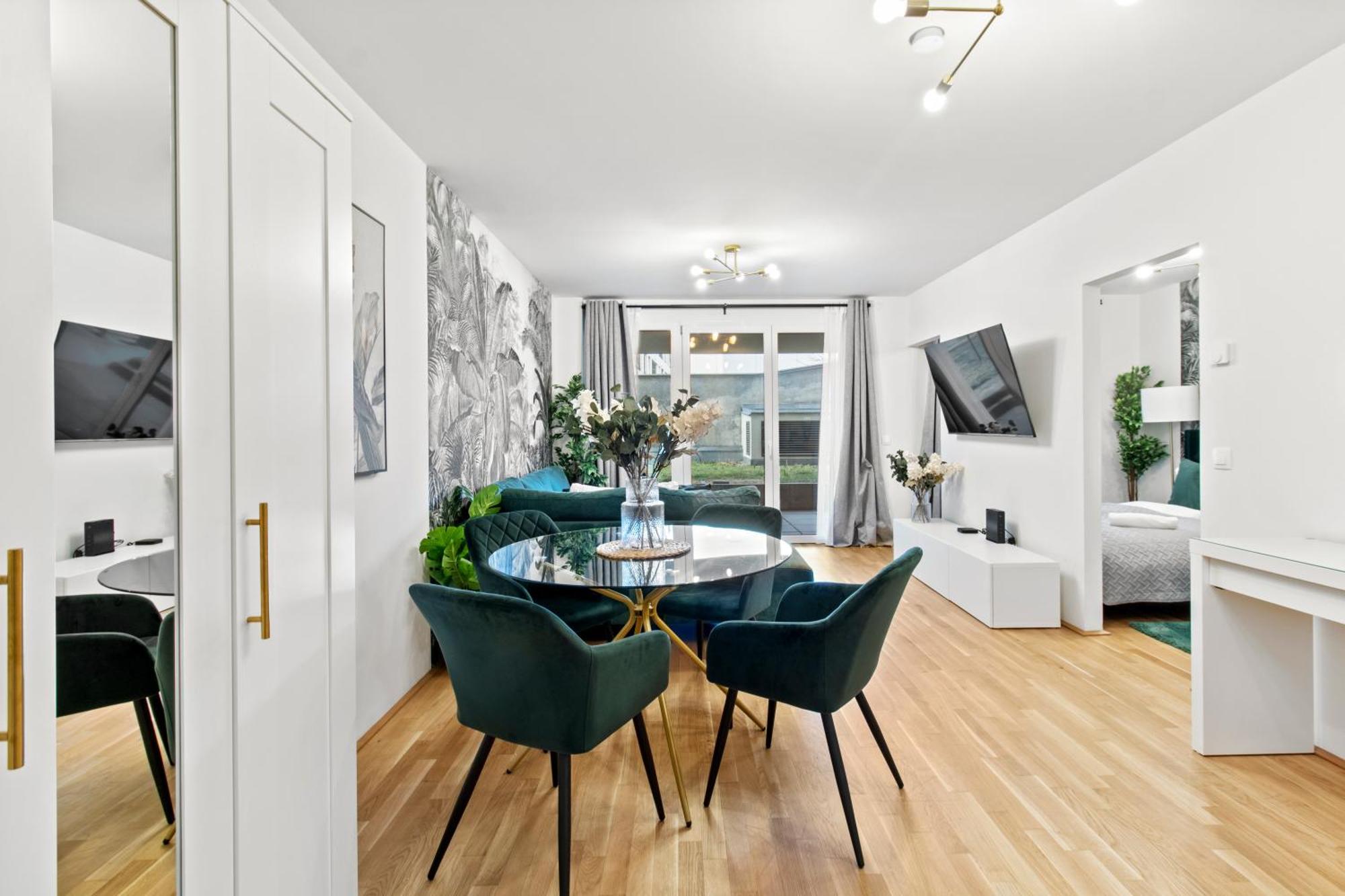 Balcony Apartment I 50 M² I Near City Center Wina Bagian luar foto