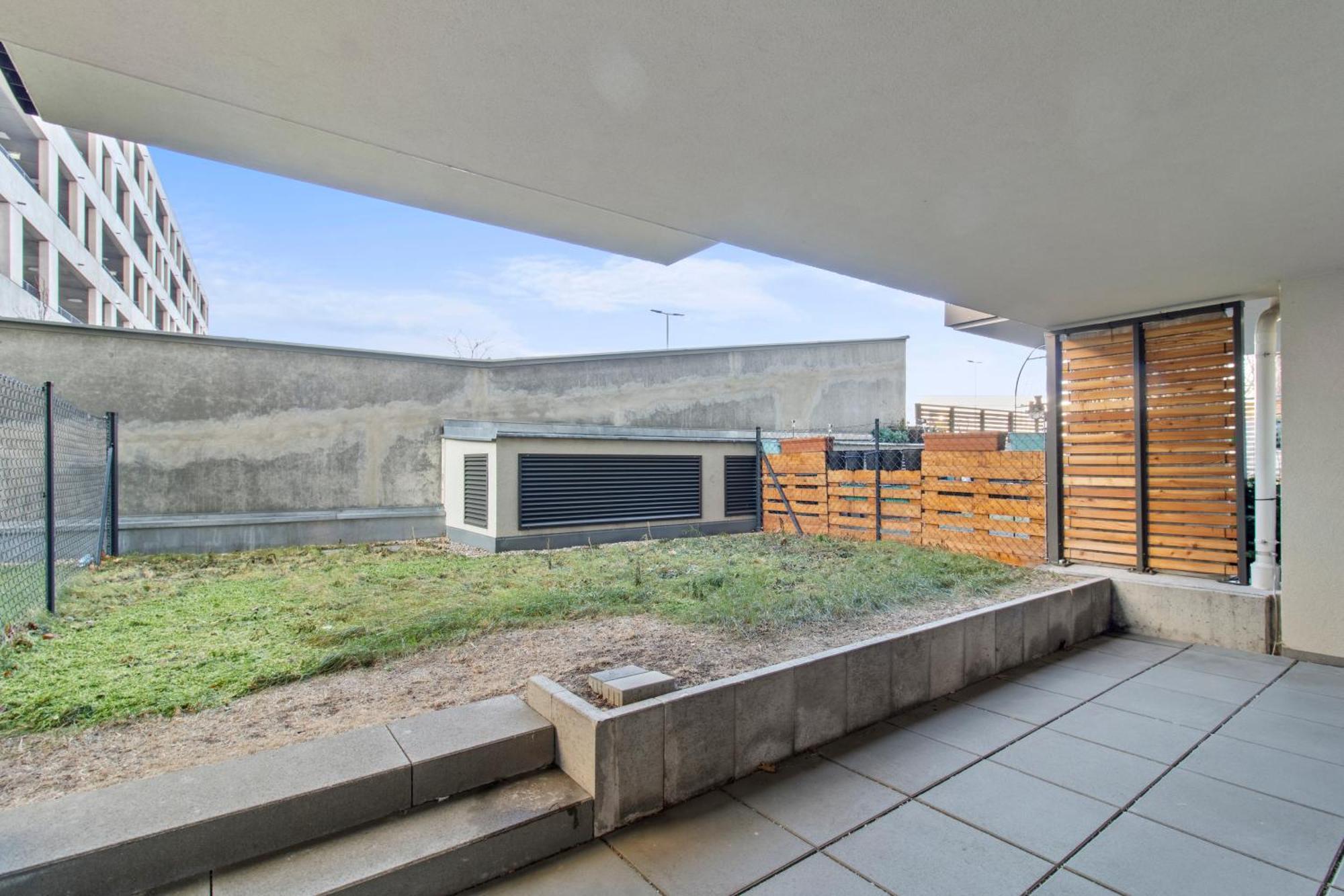 Balcony Apartment I 50 M² I Near City Center Wina Bagian luar foto