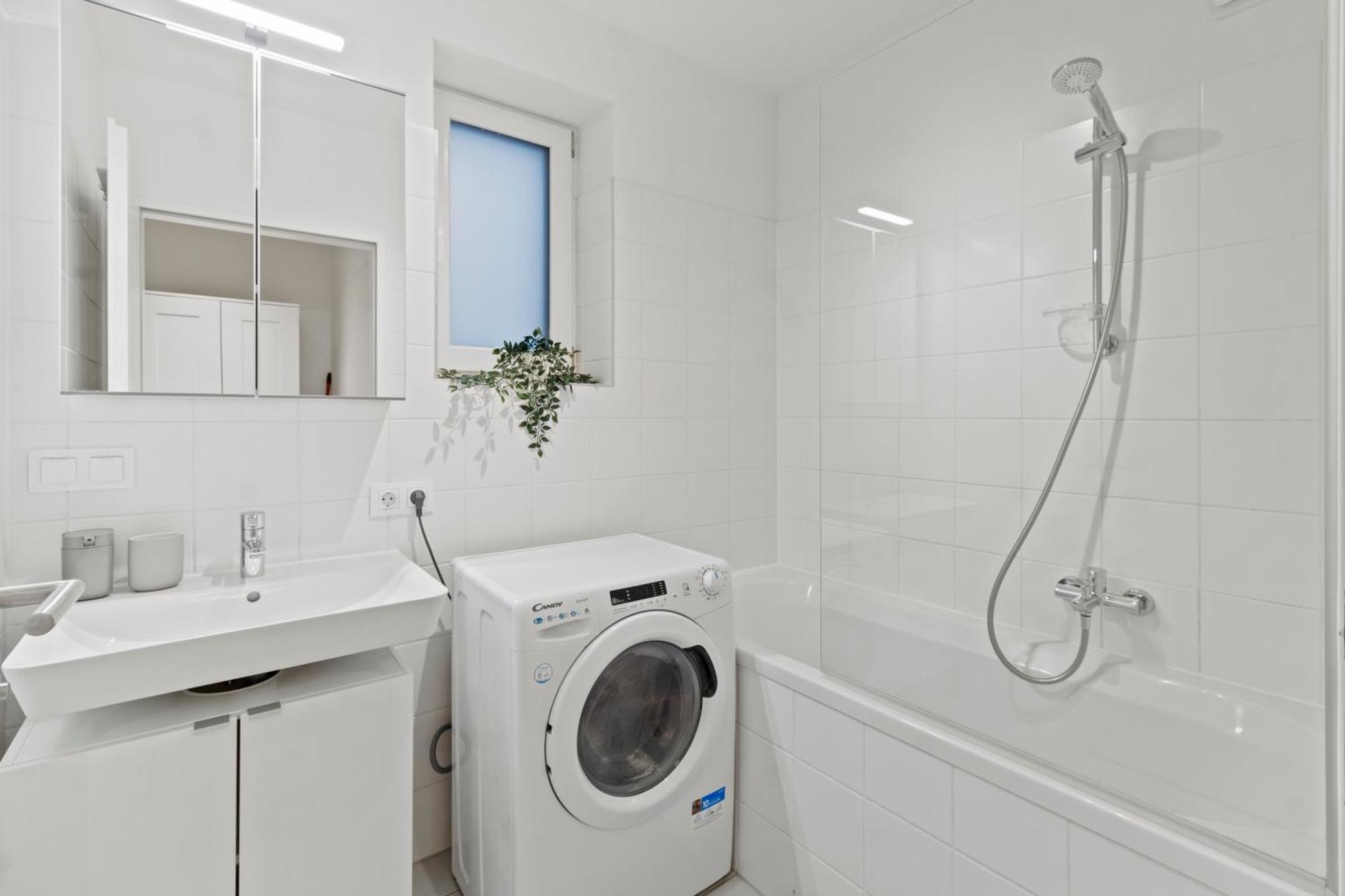 Balcony Apartment I 50 M² I Near City Center Wina Bagian luar foto