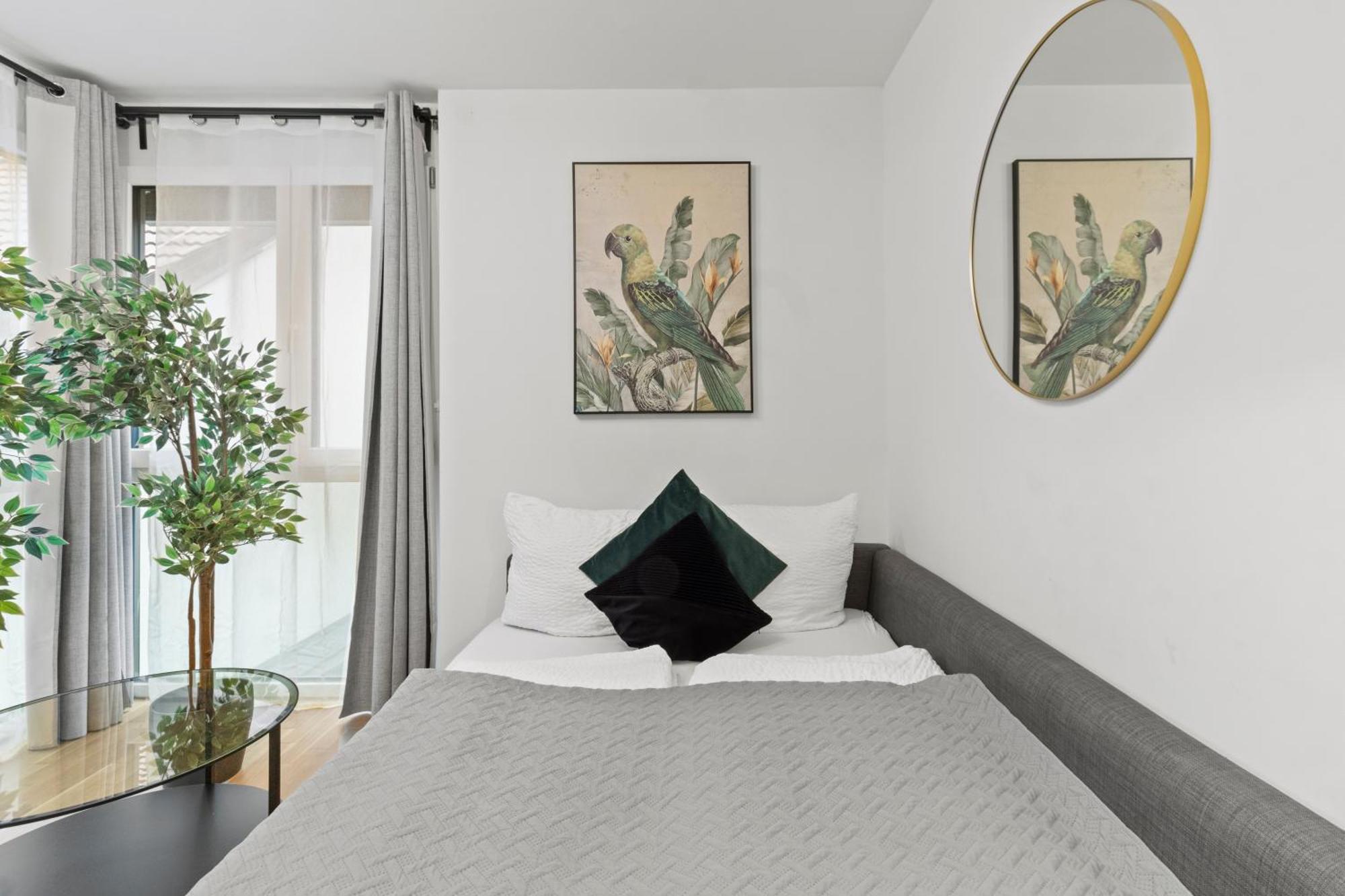 Balcony Apartment I 50 M² I Near City Center Wina Bagian luar foto